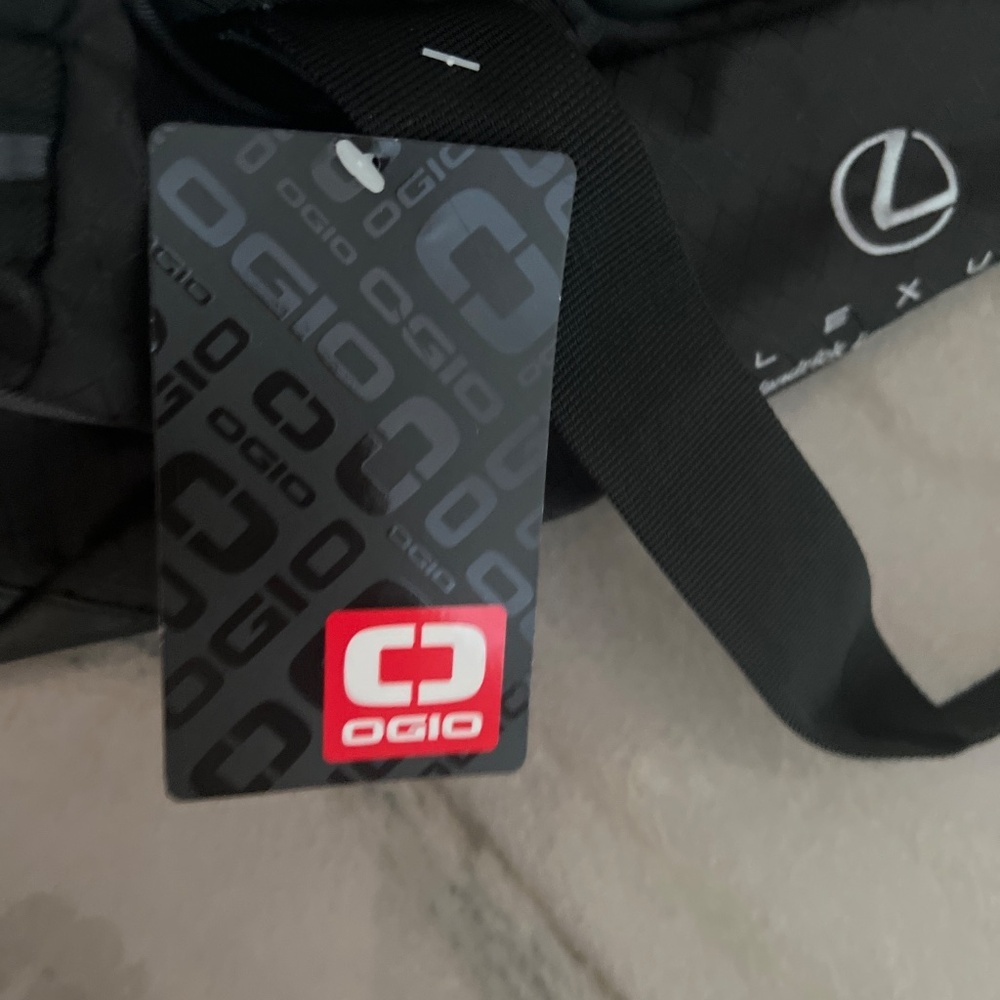 NWT  Lexus duffle bag - Picture 5 of 5